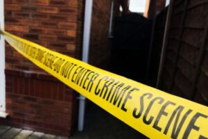 ユダヤ人の女性が自宅で刺され負傷、ドアには「カギ十字」のスプレー【フランス】