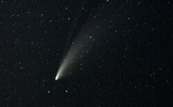 巨大な「悪魔の彗星」が地球に接近、約70年ぶりに通過