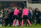 トルコでサッカーの試合後、チームの会長が主審の顔を殴りつける