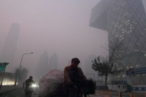 化石燃料の使用で生ずる大気汚染により、世界中で毎年500万人以上が死亡