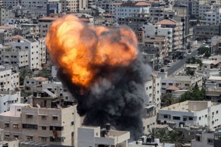 イスラエル軍のガザ地区への空爆、約半数が無誘導弾を使用か