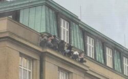 チェコの大学で学生が銃を乱射、14人を射殺【動画】