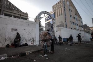 イスラエル軍がガザ地区北部の病院を制圧、多くの医療関係者を拘束