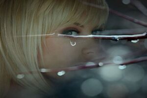 人間の涙には、相手の攻撃性を抑える物質が含まれている可能性