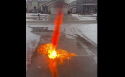 炎で道路の雪を解かしていたら…小さな火災旋風が発生【動画】