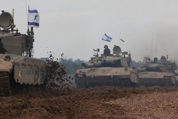イスラエル軍がガザ市の国連避難所を襲撃、多くのパレスチナ人を拘束