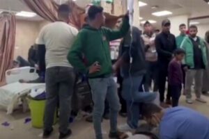 ガザ地区中部の病院で、医療従事者と600人の患者が行方不明