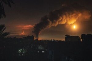 イスラエル軍、ガザ地区中部の病院を包囲か、毎日殺される子供は100人以上