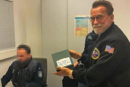 シュワちゃん、ドイツの空港で一時拘束されてしまう、高級時計を申告せず