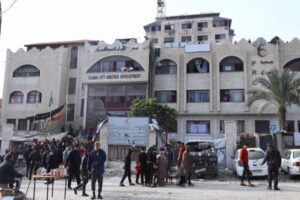 イスラエル軍が、ガザ南部の病院周辺を包囲し、救急医療を阻止