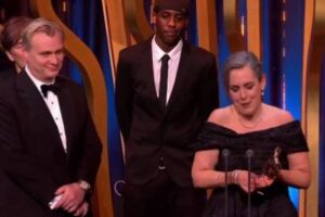 英アカデミー賞の受賞スピーチで、無関係なYouTuberがステージに上がる