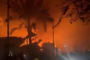 ガザ地区中部でイスラエル軍が住宅やモスクを攻撃、建物が破壊され30人が死亡