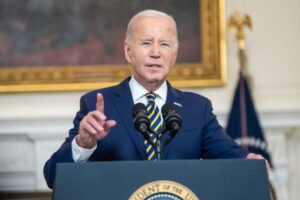 「バイデン氏、次期大統領としては高齢すぎる」86％の人が回答【世論調査】