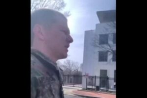 米・イスラエル大使館の前で、焼身自殺を図った男性が死亡