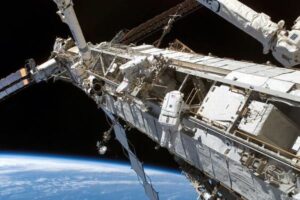 国際宇宙ステーション、ロシアのモジュールで空気漏れが続く