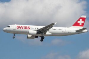 スペインの空港で、放射性物質が漏れたスーツケースを発見