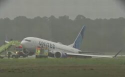 再びユナイテッド航空の旅客機が事故、誘導路から外れ芝生へ侵入