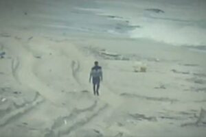 イスラエル軍が、白旗を掲げたパレスチナ人2人を射殺