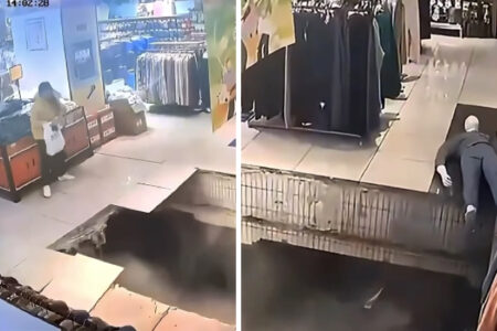 中国でショッピングセンターの床が崩落、客が吸い込まれる様子を監視カメラが捉えた