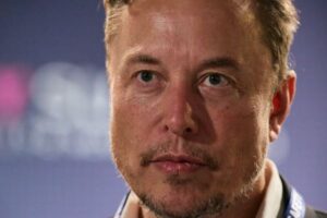 マスク氏が所有して以来、アメリカで「X」の利用者が23％減少