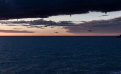 アイルランドの上空に5つの漏斗雲が同時発生、珍しい瞬間を撮影