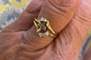 パン屋さんが指輪のダイヤを紛失、クッキーの生地に混ざった可能性