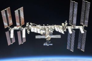 国際宇宙ステーションから落下か？金属の塊が、フロリダ州の民家を直撃