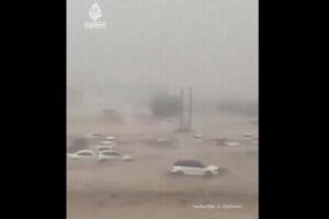 中東のオマーンで大規模な洪水が発生、少なくとも18人が死亡