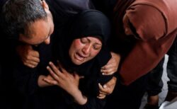 イスラエル軍の攻撃により、ガザ中部で子供を含む11人が死亡