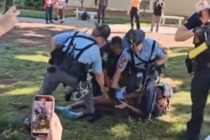 全米の大学で親パレスチナのデモが拡大、警察が学生を逮捕