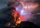 インドネシアの火山噴火で大量の雷が発生、撮影された動画が恐ろしい