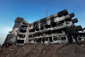 ガザ北部に2つの集団墓地、イスラエル軍に埋められた数多くの遺体を発見