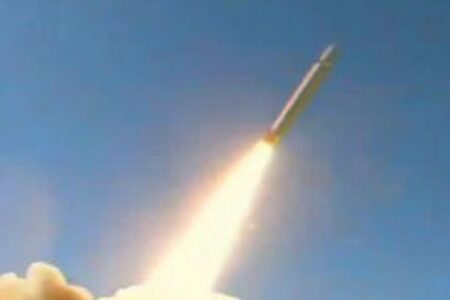 イスラエルがイランへ報復攻撃、発射されたミサイルの着弾を確認