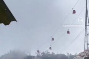 ロープウェーの支柱が倒壊し1人が死亡、184人が宙吊り状態に【トルコ】