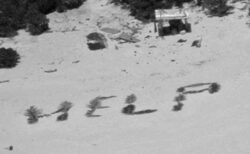 太平洋の無人島に取り残された3人の男性、浜辺に「HELP」の文字を描き救出