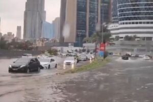 ドバイの洪水は人工降雨の影響か？SNSで噂が拡散