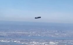 ニューヨークの上空で、母と娘が円筒形の不思議な物体を目撃【動画】