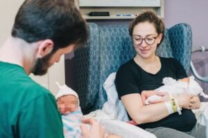 二重子宮を持つ女性が双子を出産、妊娠の確率は100万分の1