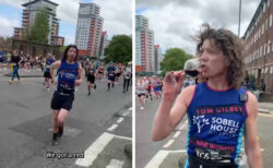 ロンドン・マラソンに出場した男性、1マイルごとにワインを飲みながら完走