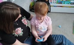 イギリスの幼児が遺伝子治療により、ほぼ完全に聴力を回復