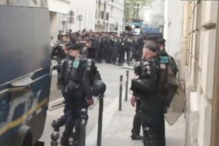 フランス警察、名門大学から反イスラエルのデモ参加者を排除