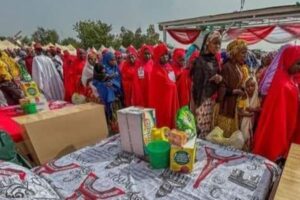 ナイジェリアで100人の若い女性に集団結婚を強制、人権団体が批判