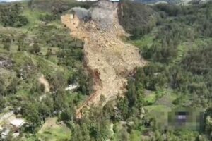 パプアニューギニアで発生した大規模な地滑りで、670人以上が死亡か