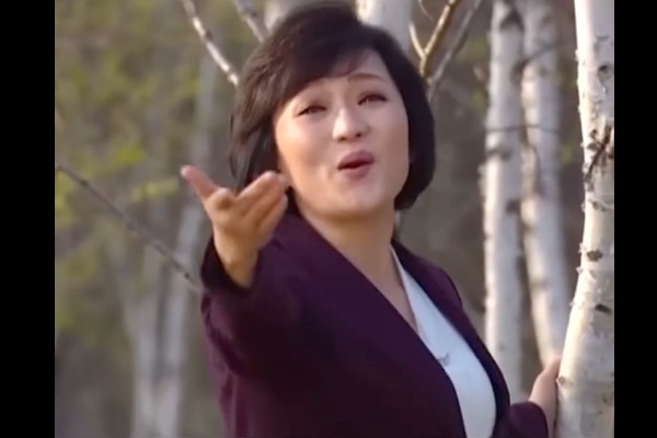 キム総書記を祭り上げる北朝鮮のプロパガンダ・ポップソングが、TikTokで大ヒット中