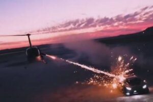 ヘリからランボルギーニに向かって花火を連射、過激動画を作ったユーチューバーを逮捕