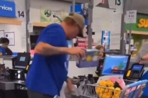 セルフレジで大胆な犯行？スキャンせずに商品を袋に入れる男性の動画が話題に
