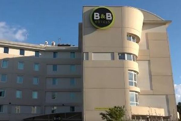 フランスのホテルで装置が爆発、テロ容疑でロシア系ウクライナ人を捜査