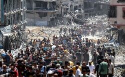 イスラエル軍が、ガザ南部で支援物資を待っていたパレスチナ人らを空爆
