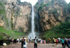 絶景で知られた中国の滝、水道管の水で増強されていたと判明