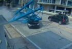 建設作業中にクレーンが落下、車に当たる瞬間の映像が恐ろしい【フロリダ州】